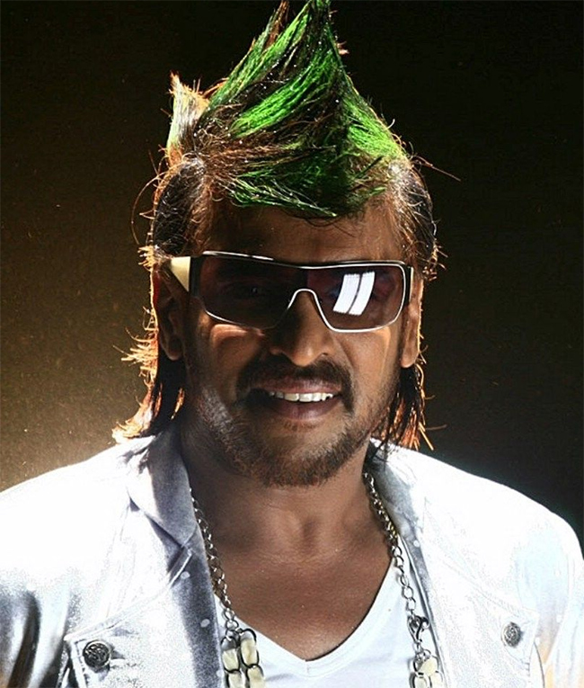 Rare_20And_20Unseen_20Photos_20Of_20Upendra_20-16.jpg 16