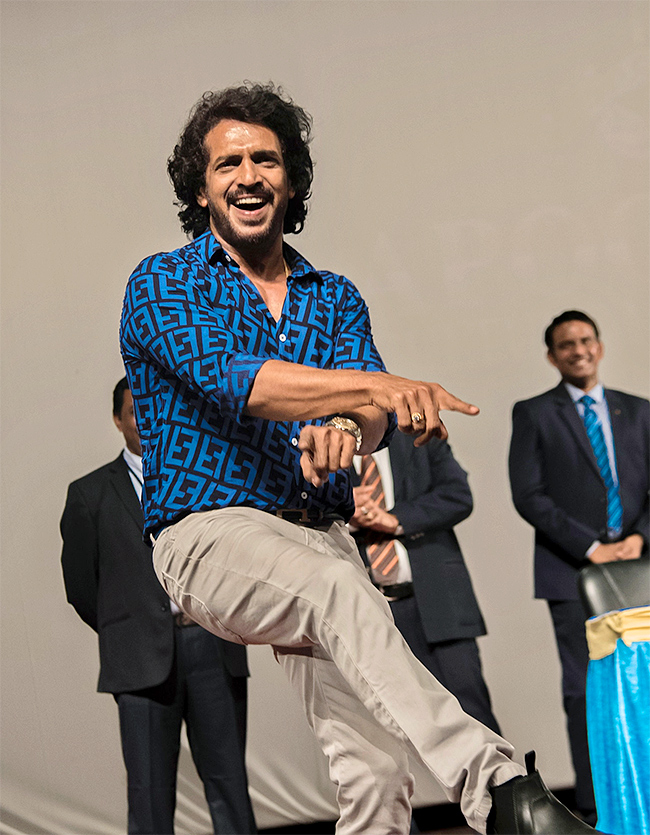 Rare_20And_20Unseen_20Photos_20Of_20Upendra_20-21.jpg 21