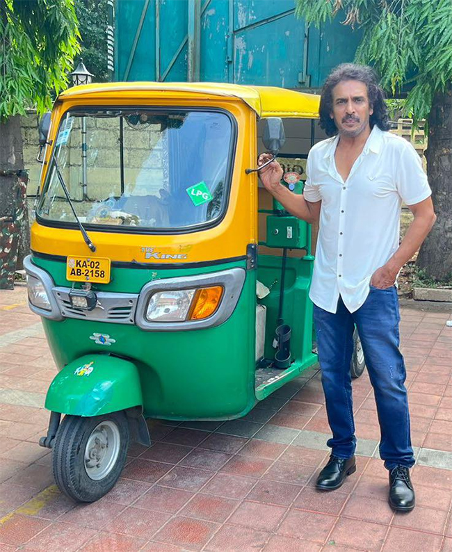 Rare_20And_20Unseen_20Photos_20Of_20Upendra_20-22.jpg 22