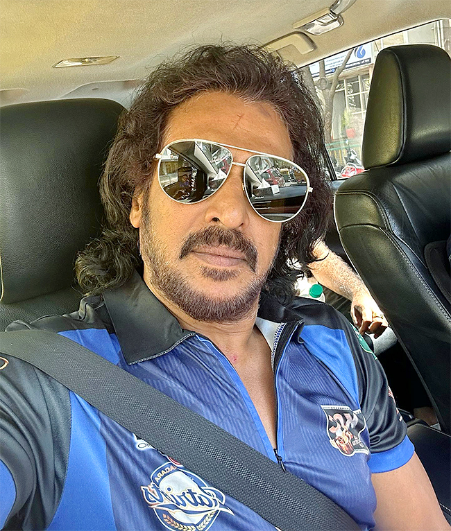 Rare_20And_20Unseen_20Photos_20Of_20Upendra_20-24.jpg 24