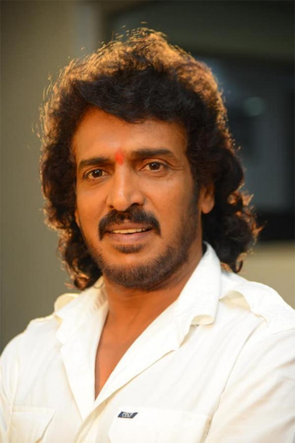 Rare_20And_20Unseen_20Photos_20Of_20Upendra_20-25.jpg 25