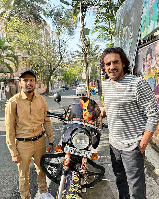 Rare_20And_20Unseen_20Photos_20Of_20Upendra_20-26.jpg 26