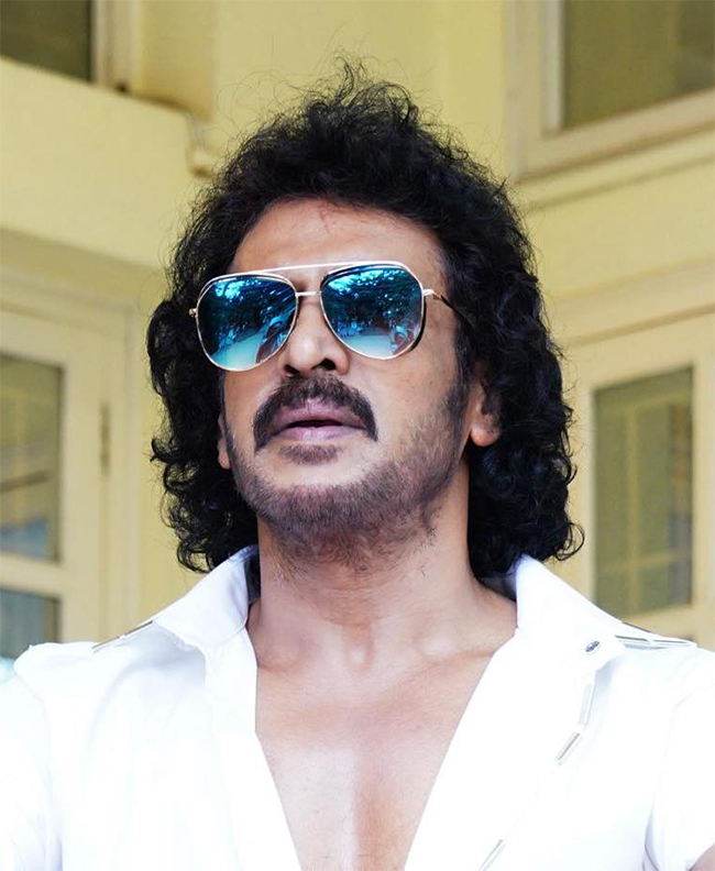 Rare_20And_20Unseen_20Photos_20Of_20Upendra_20-30.jpg 30