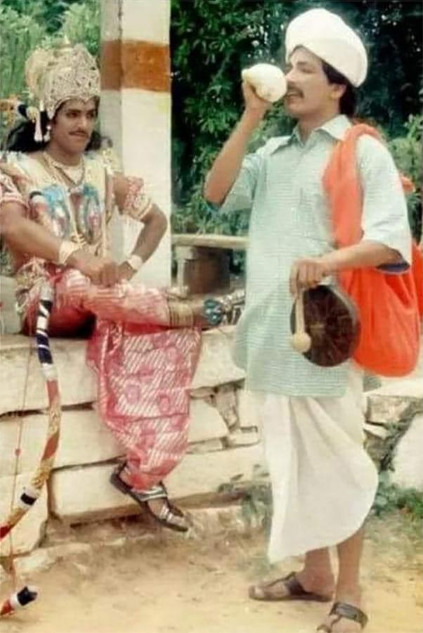 Rare_20And_20Unseen_20Photos_20Of_20Upendra_20-33.jpg 33