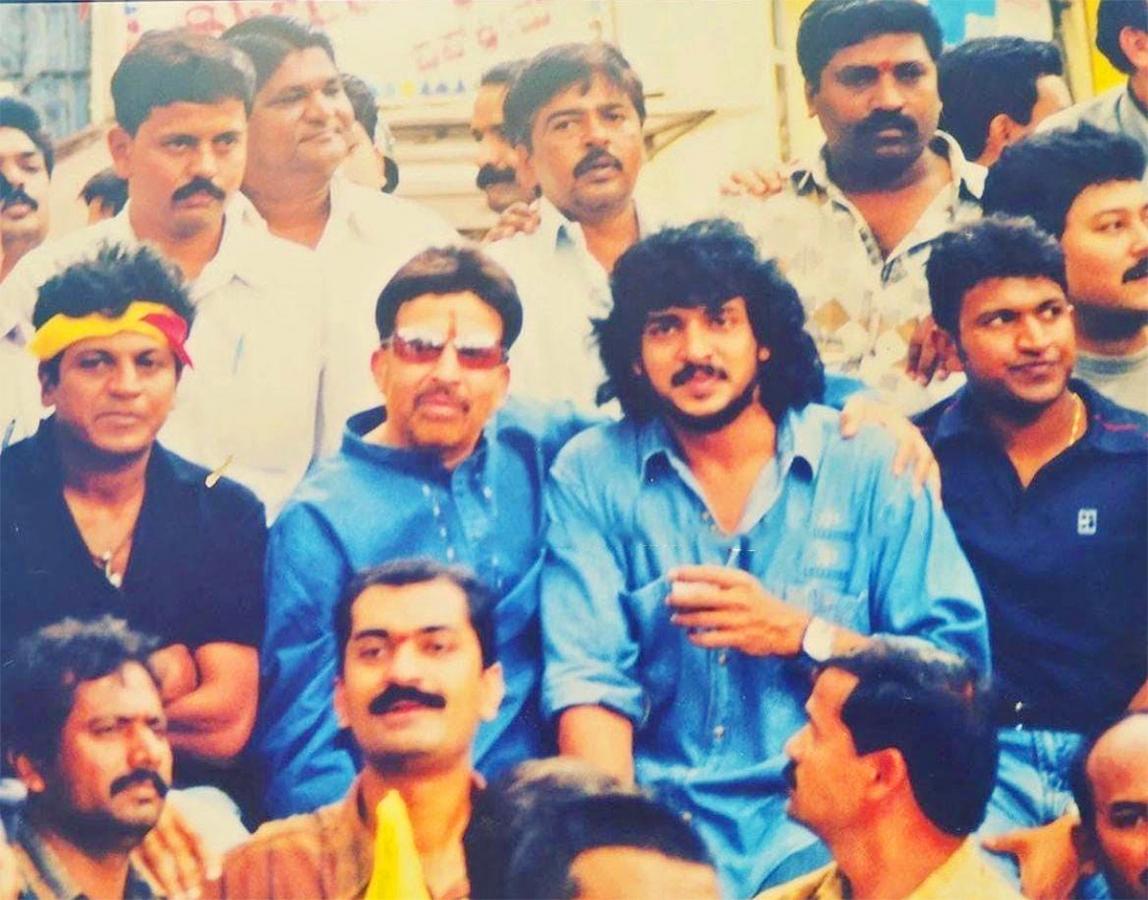 Rare_20And_20Unseen_20Photos_20Of_20Upendra_20-9.jpg 9