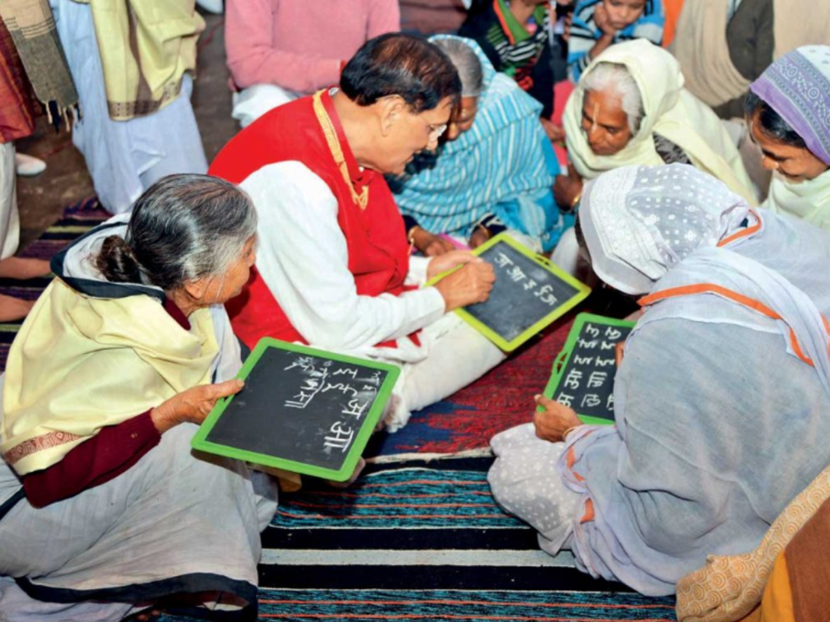 bindeshwar-pathak-Restoring-the-dignity-of-the-widows.jpg 17