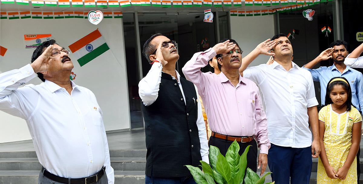 independence_20day_20celebration_20in_20sakshi_20office_20hyderabad-19.jpg 19