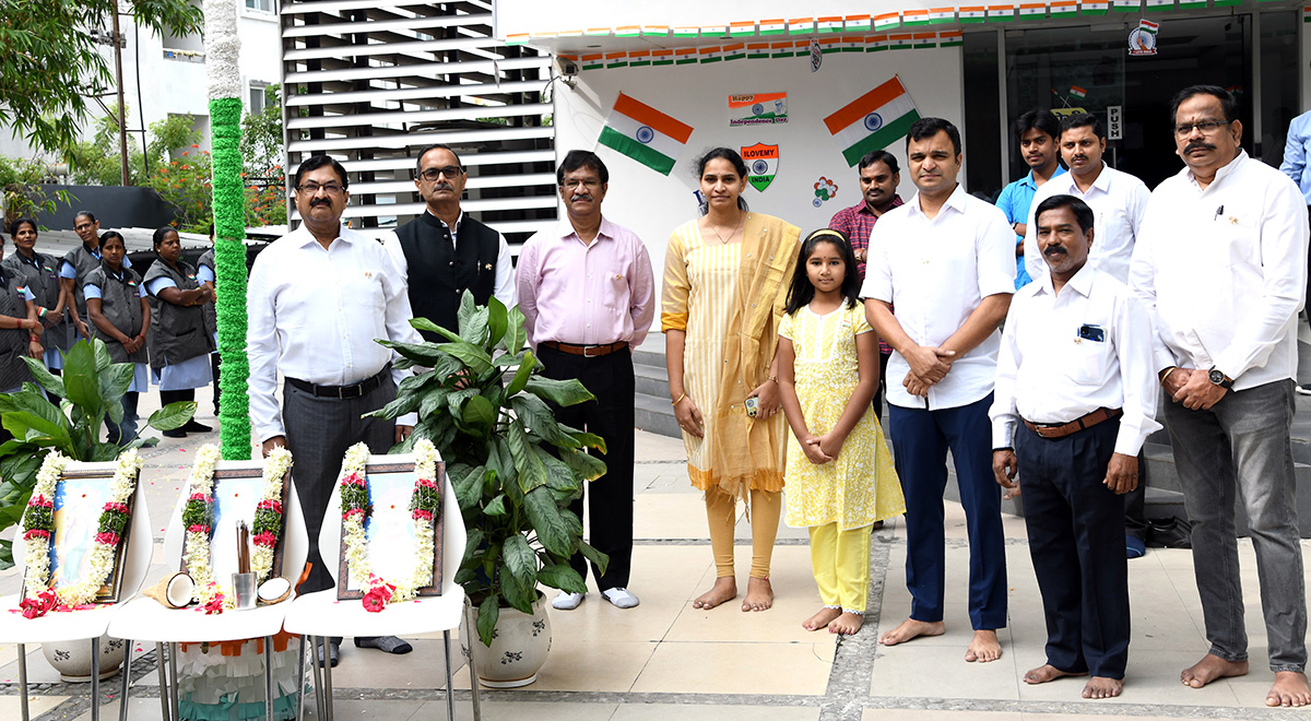 independence_20day_20celebration_20in_20sakshi_20office_20hyderabad-22.jpg 22