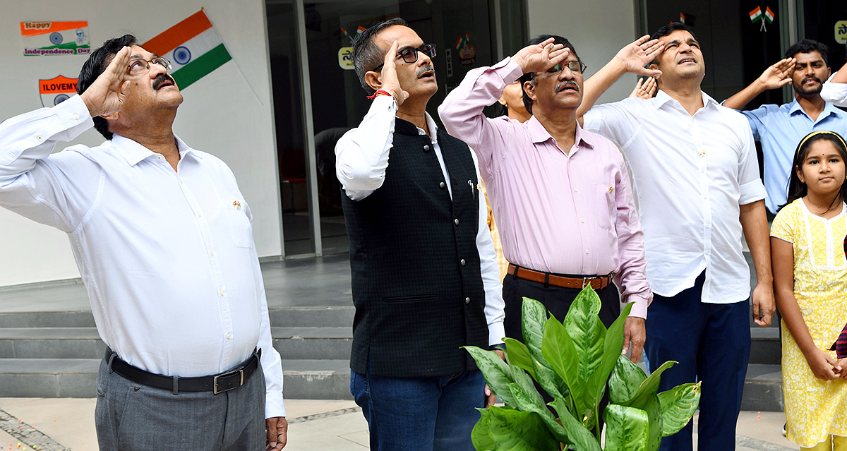 independence_20day_20celebration_20in_20sakshi_20office_20hyderabad-31.jpg 29