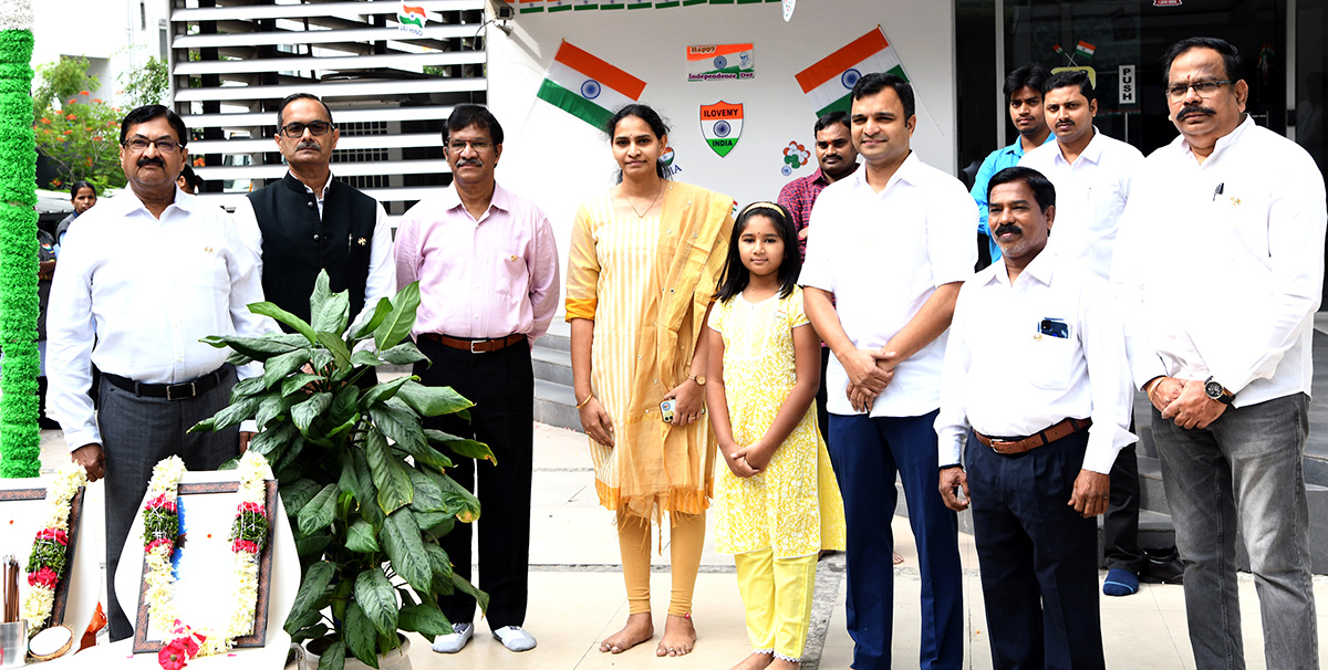 independence_20day_20celebration_20in_20sakshi_20office_20hyderabad-4.jpg 4