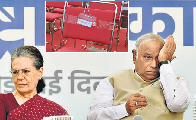 kharge-breaks-congress-tradition-independence-day.jpg