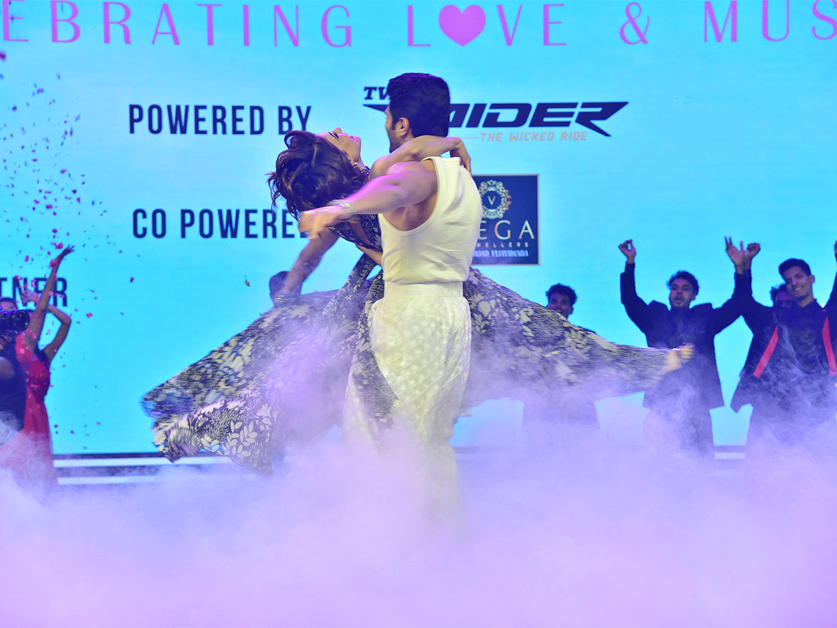 KUSHI_20Musical_20Concert_20LIVE-10.jpg 10