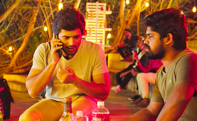Vijay_20Deverakonda_2C_20Rashmika_20celebrate_205_20years_20of_20Geetha_20Govindam_20Photos_1_205.jpg 7