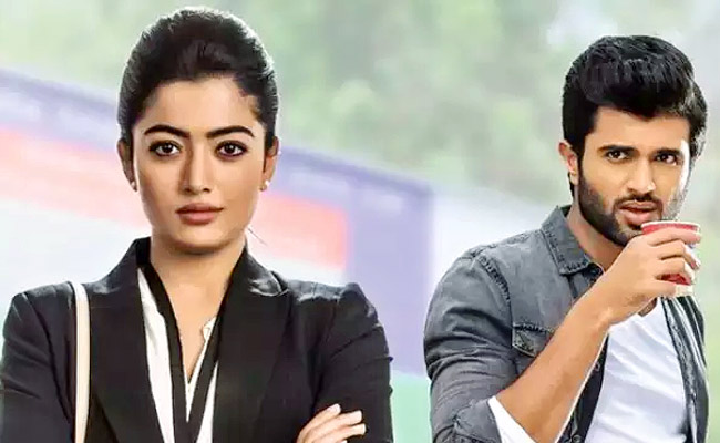 Vijay_20Deverakonda_2C_20Rashmika_20celebrate_205_20years_20of_20Geetha_20Govindam_20Photos_1_207.jpg 9