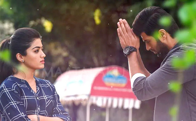 Vijay_20Deverakonda_2C_20Rashmika_20celebrate_205_20years_20of_20Geetha_20Govindam_20Photos_5.jpg 15