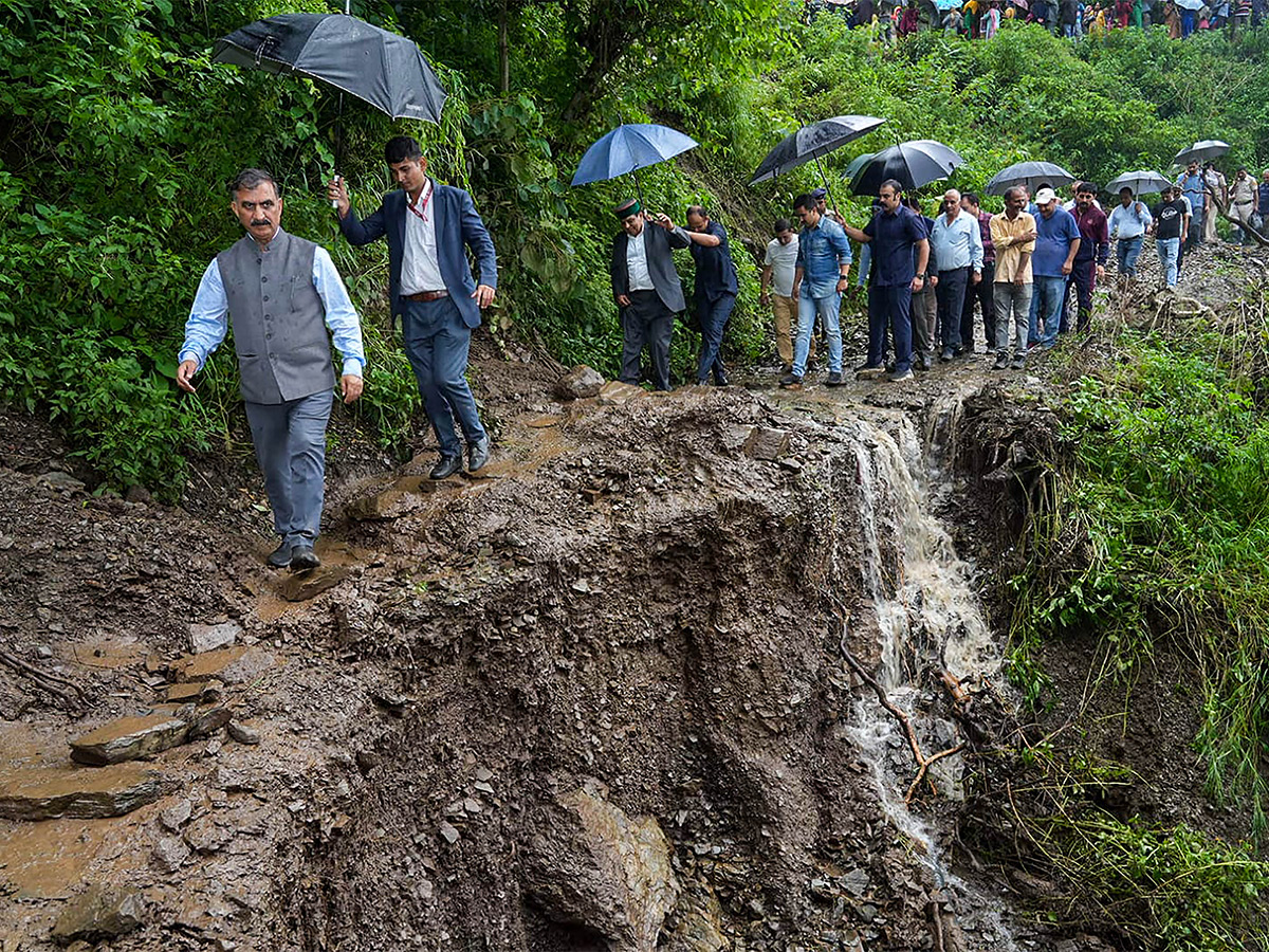 heavy_20rains_20in_20himachal_20pradesh-14.jpg 12