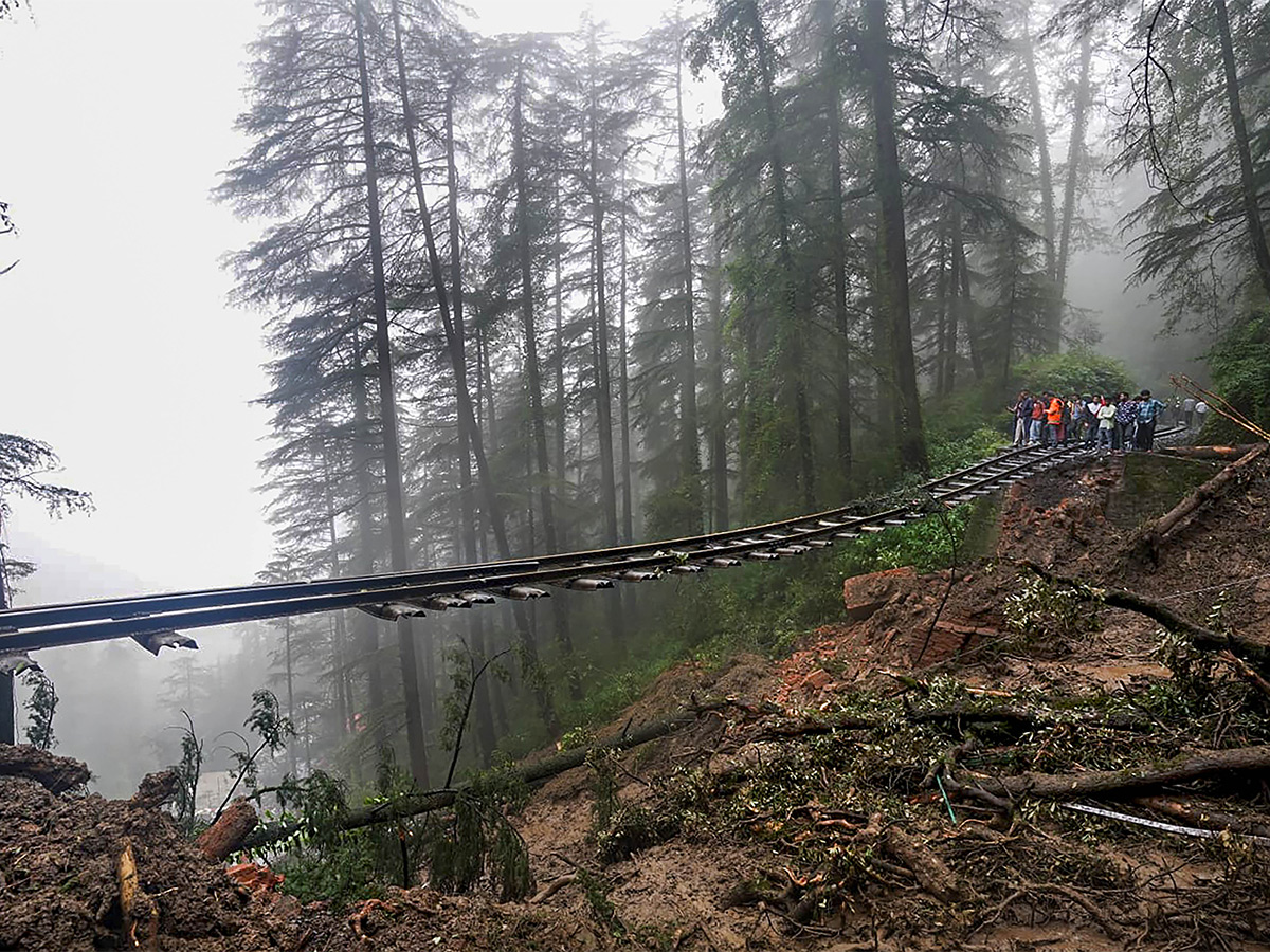 heavy_20rains_20in_20himachal_20pradesh-16.jpg 14