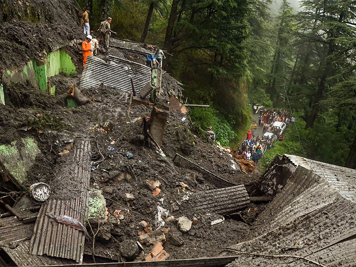 heavy_20rains_20in_20himachal_20pradesh-17.jpg 15