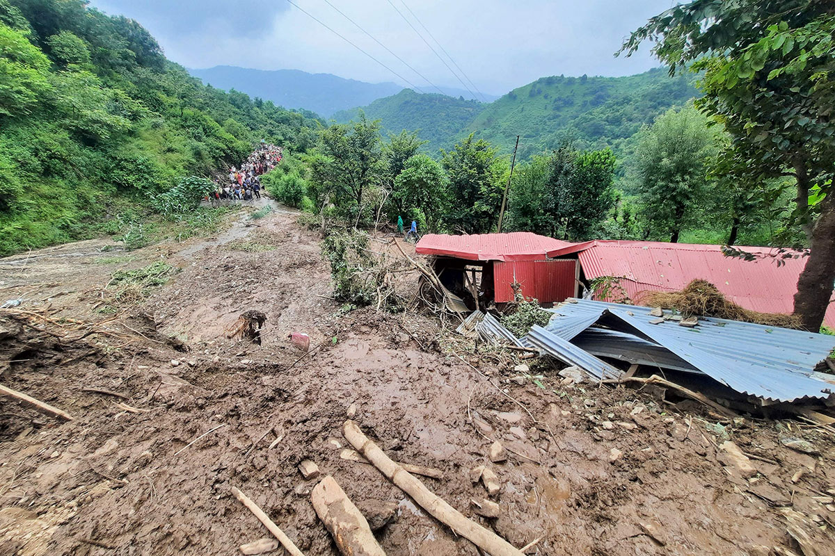 heavy_20rains_20in_20himachal_20pradesh-25.jpg 22