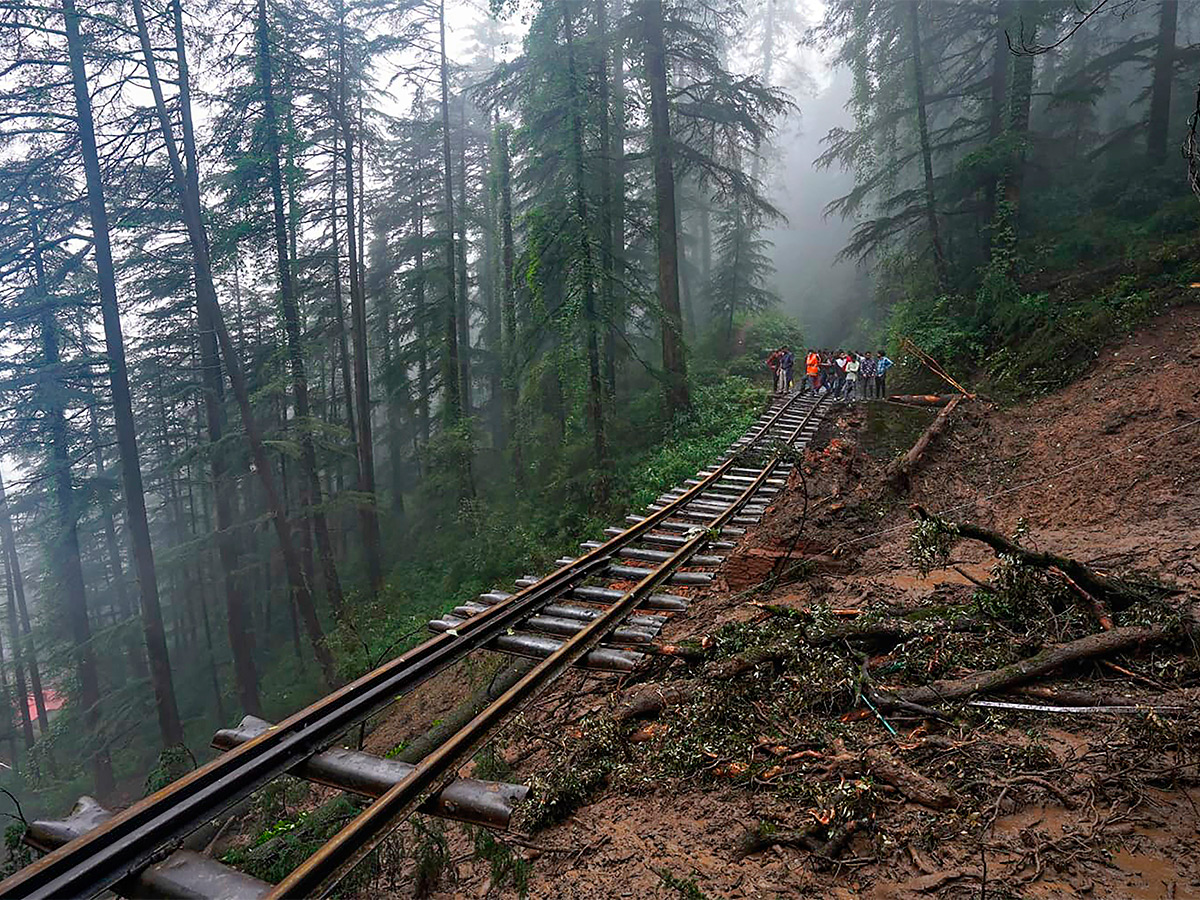 heavy_20rains_20in_20himachal_20pradesh-31.jpg 27
