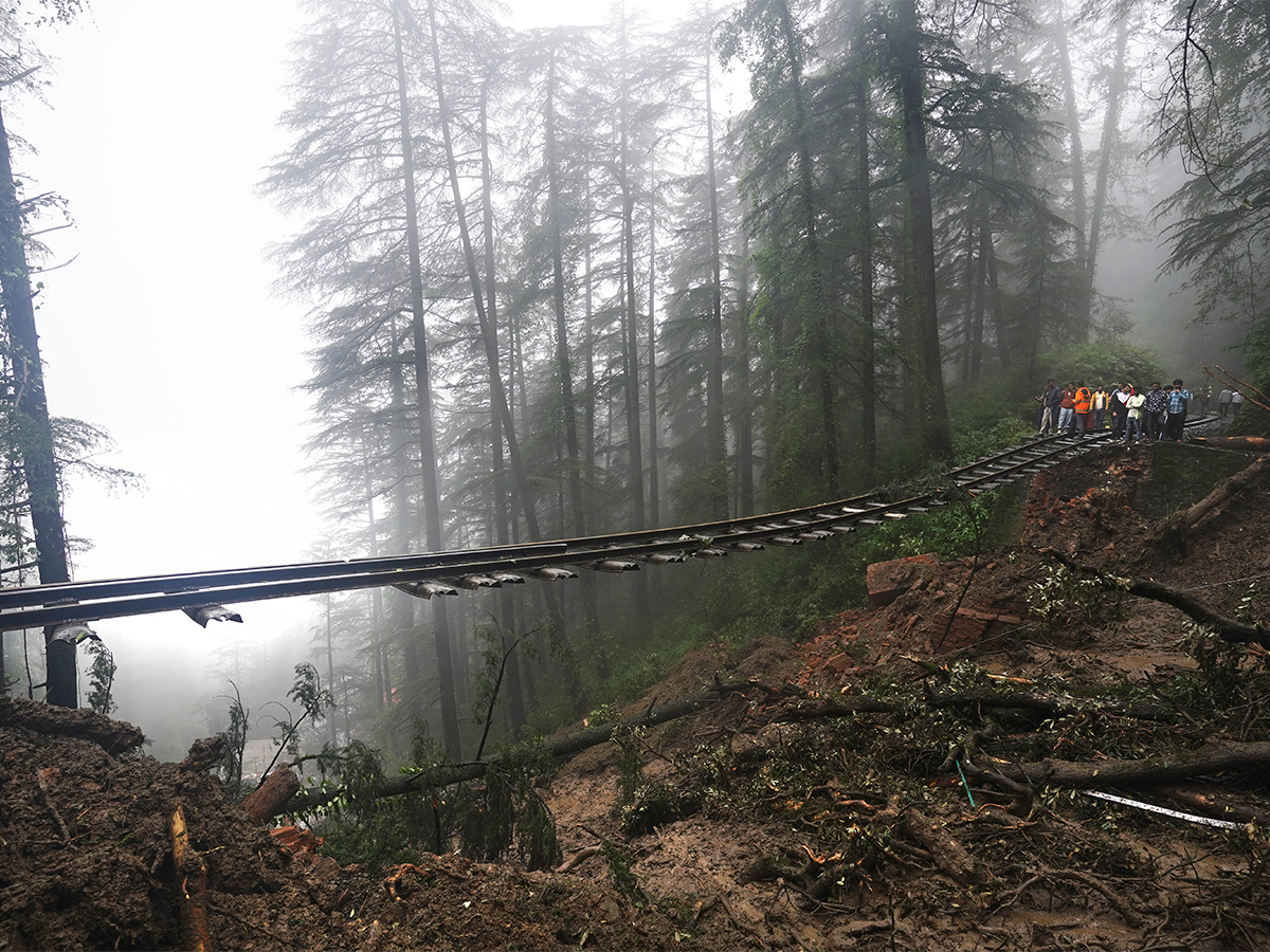 heavy_20rains_20in_20himachal_20pradesh-7.jpg 5