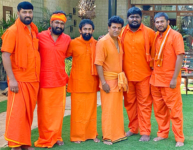kannada_20superstar_20shivarajkumar_20rare_20and_20unseen_20photos-36.jpg 33