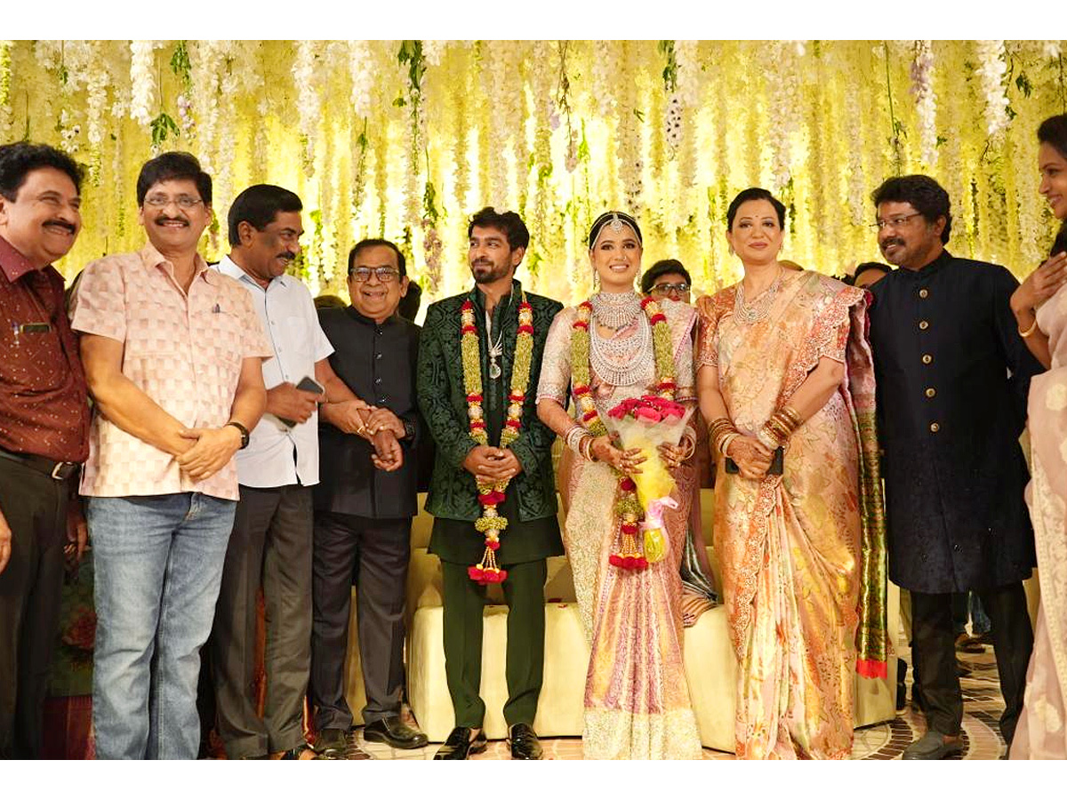 Brahmanandam_20Younger_20Son_20Siddharth_20wedding_20Photos_11.jpg 12