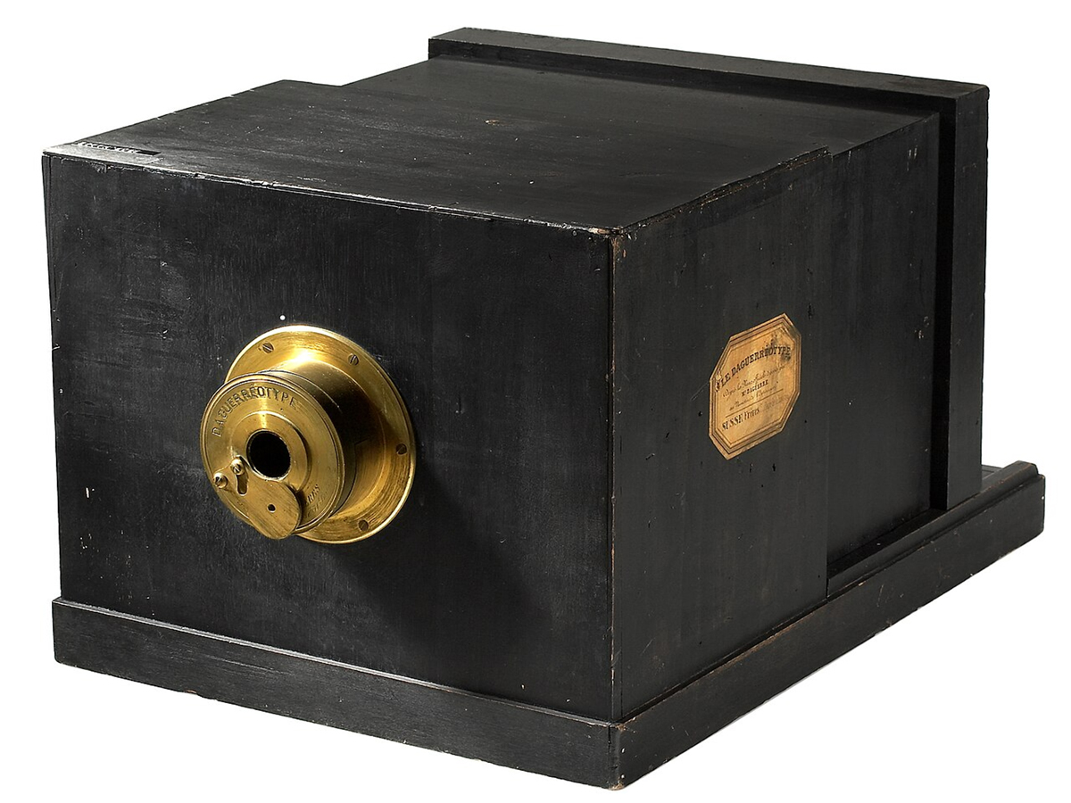 08-Camera.jpg 8