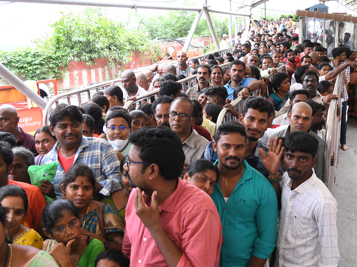 Sravana_20masam_20festivities_20begin_20today_20in_20Vijayawada-14.jpg 13