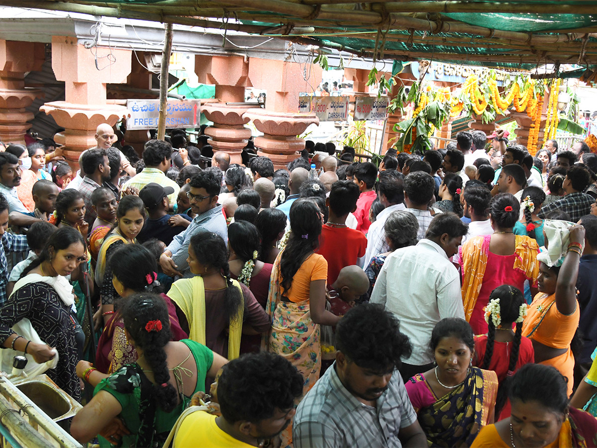 Sravana_20masam_20festivities_20begin_20today_20in_20Vijayawada-15.jpg 14