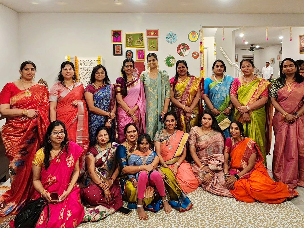 Actress_20Laya_20Varalakshmi_20Vratham_20beautiful_20photos_20in_20US_20Photos_2.jpg 3