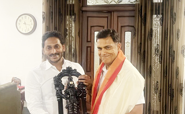 Jindal_YSJagan.jpg