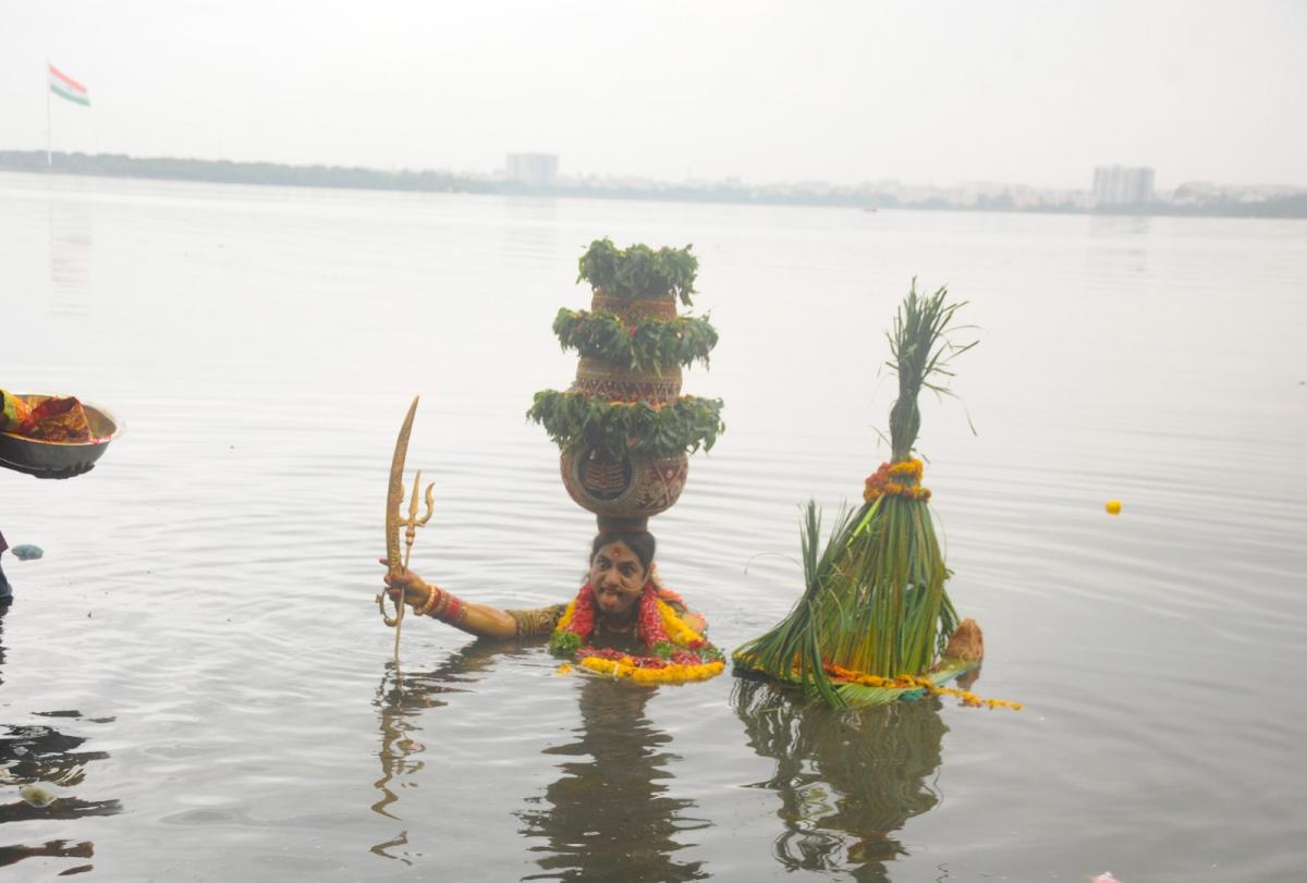 Ganga_20Teppotsavam_20Celebrations_20in_20Khairatabad-29.jpeg 30
