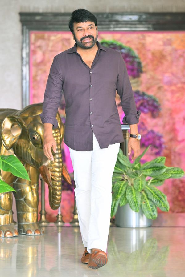 Happy_20Birthday_20Megastar_20Chiranjeevi_20Photos-4.jpg 4