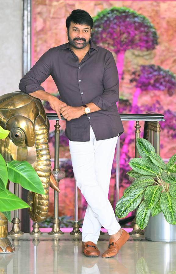 Happy_20Birthday_20Megastar_20Chiranjeevi_20Photos-9.jpg 8