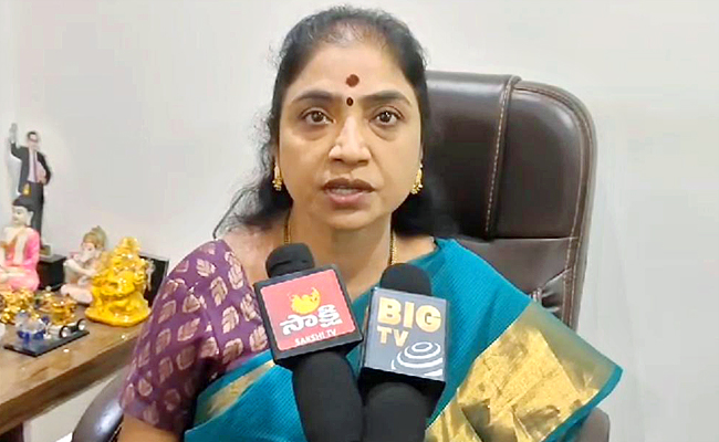 BRS-MLA-Rekha-Naik.jpg
