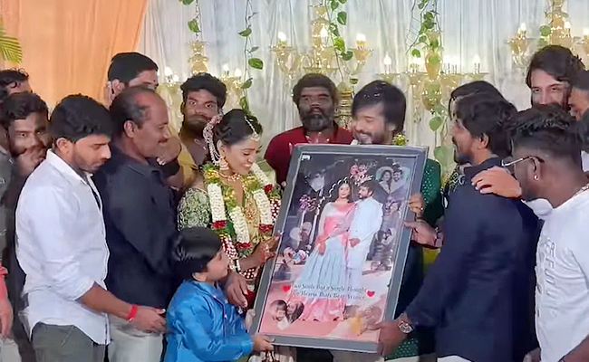 Bigg_20Boss_20Keerthi_20And_20Karthik_20Engagement_20Photos_10.jpg 11