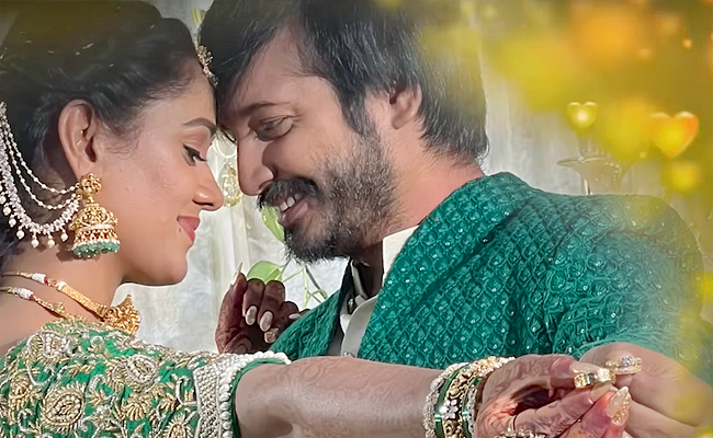 Bigg_20Boss_20Keerthi_20And_20Karthik_20Engagement_20Photos_14.jpg 15