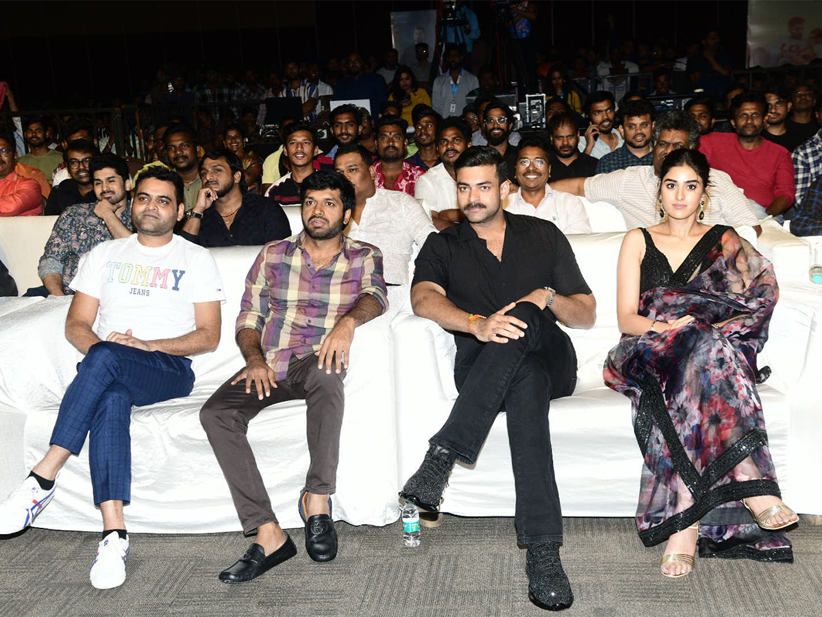 Gandeevadhari_20Arjuna_20Pre_20Release_20Event_20Photos-24.jpg 21
