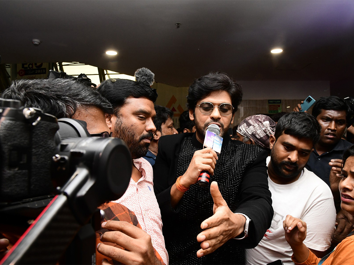 Miss_20Shetty_20Mr_20Polishetty_20Trailer_20Launch_20LIVE-27.jpg 21