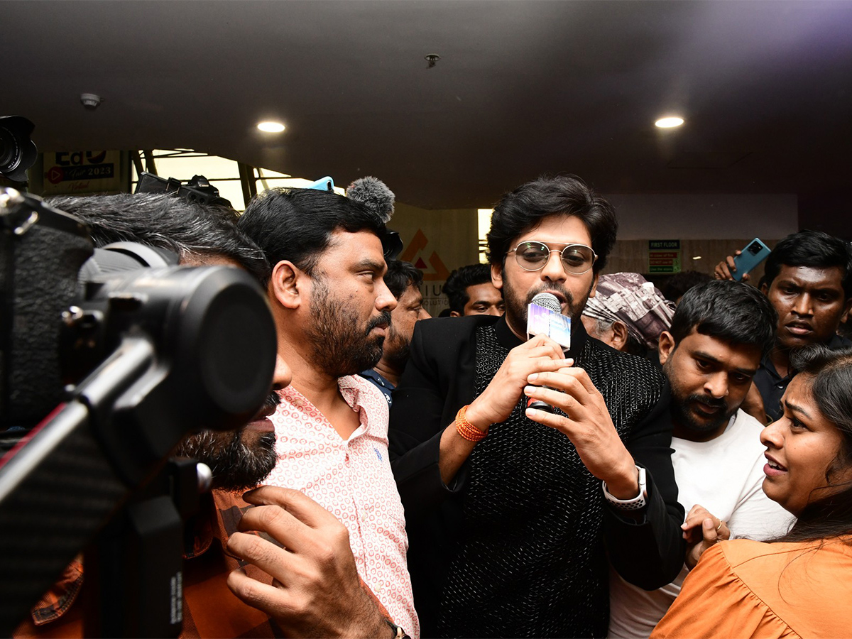 Miss_20Shetty_20Mr_20Polishetty_20Trailer_20Launch_20LIVE-29.jpg 23