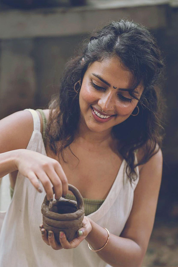 Indian_20Actress_20Amala_20Paul_20Without_20No_20Makeup_20Photos_4.jpg 5