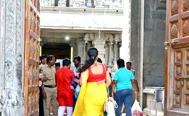 Yadadri-Lakshmi-Narasimha-S.jpg