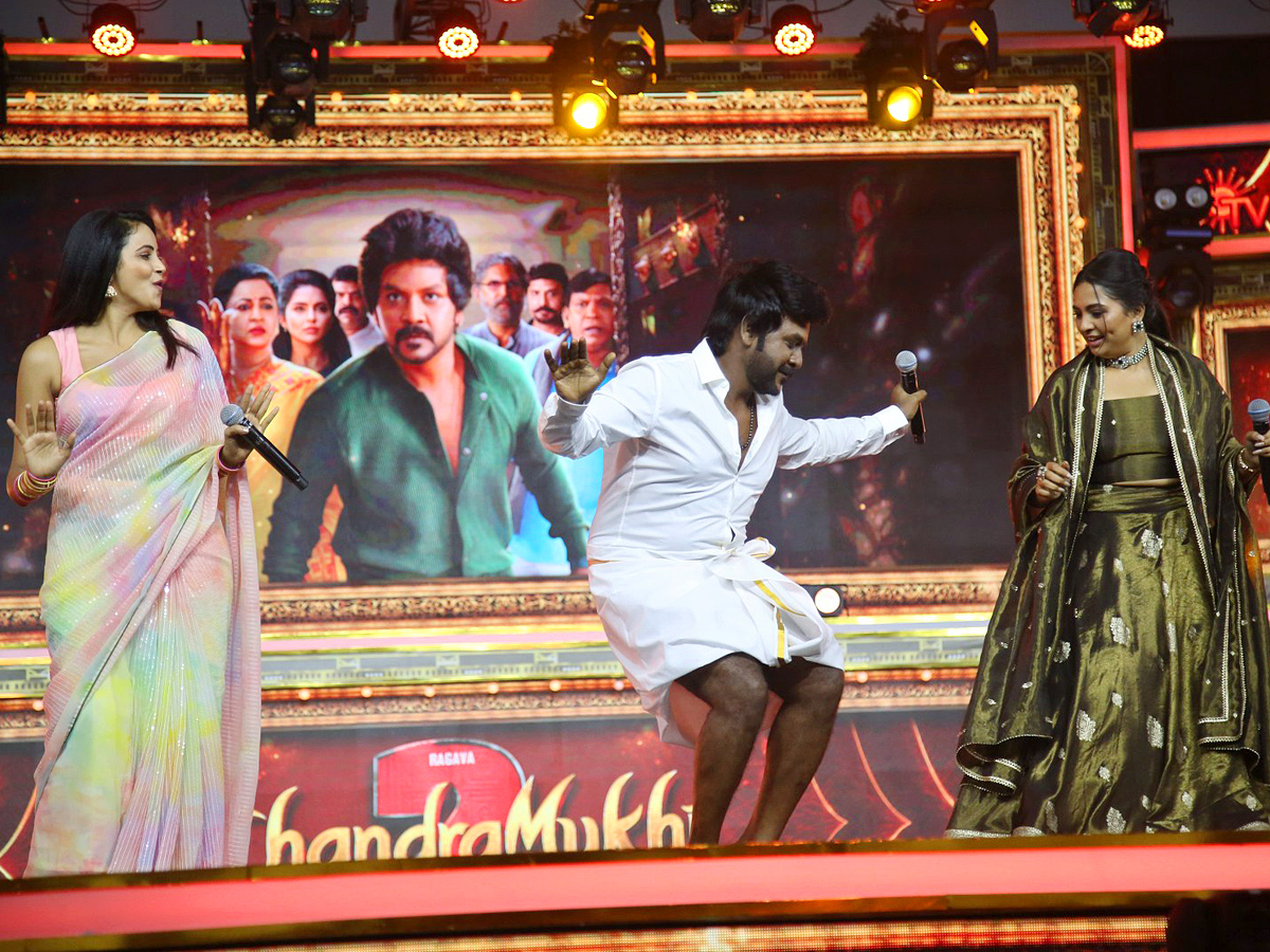 Chandramukhi_202_20Pre_20Release_20Event_20PHotos_9.jpg 10