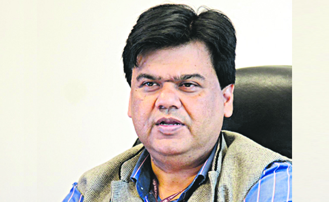 Praveen_20Prakash.jpg