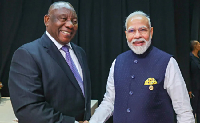 modi_2C-rampasova.jpg
