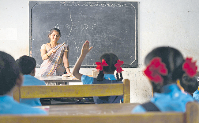 TEACHER-1376136521.jpg