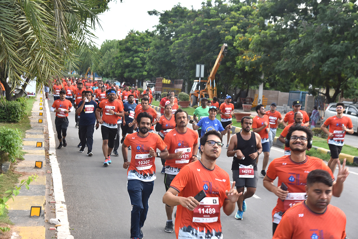 The_20half_20marathon_20ended_20at_20Gachibowli_20Stadium-13.jpg 12