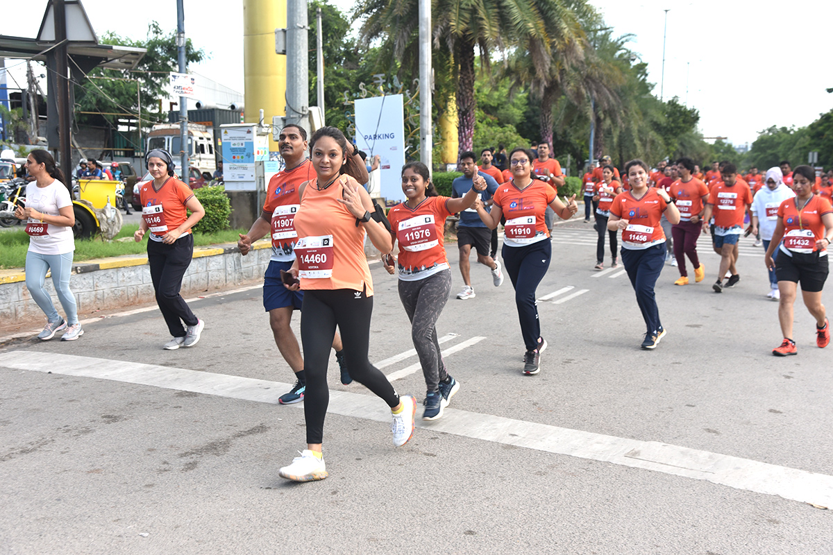 The_20half_20marathon_20ended_20at_20Gachibowli_20Stadium-19.jpg 15