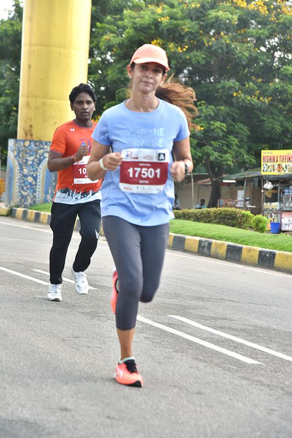 The_20half_20marathon_20ended_20at_20Gachibowli_20Stadium-3.jpg 2